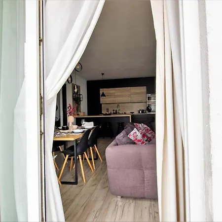 Modern Oasis Private Parking