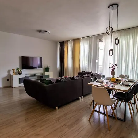 Modern Oasis Private Parking Apartamento