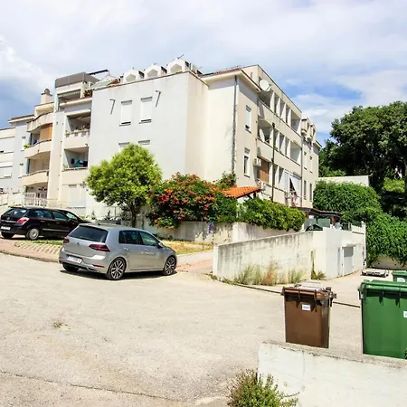 Modern Oasis Private Parking شقة