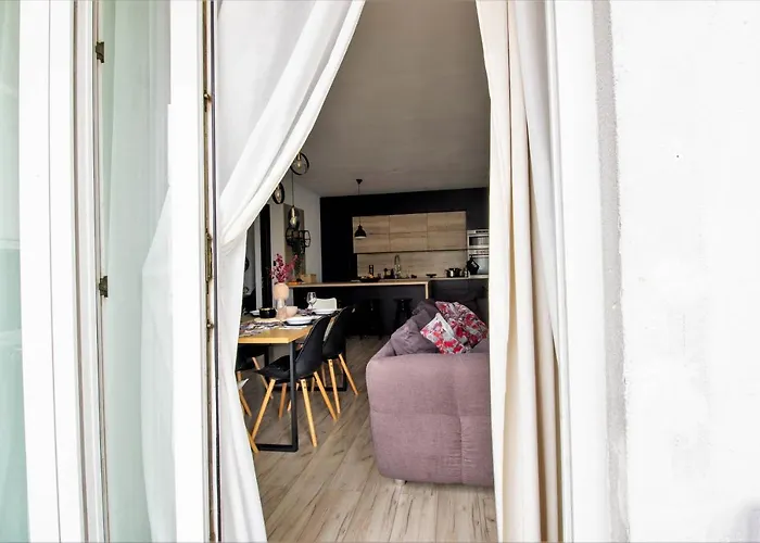 Modern Oasis Private Parking