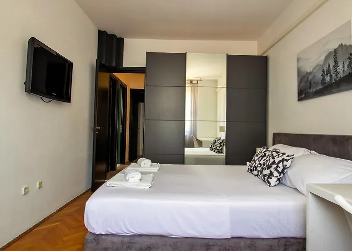 Modern Oasis Private Parking